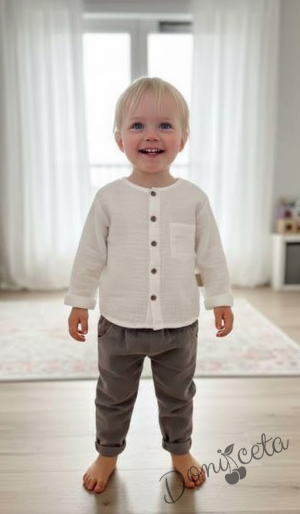 Комплект за момче от 2 части - риза с къс ръкав в бяло с  панталон в кафяво 