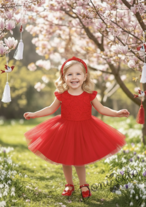 Детска рокля в червено с къс ръкав с дантела и тюл от колекция Червеника Крис