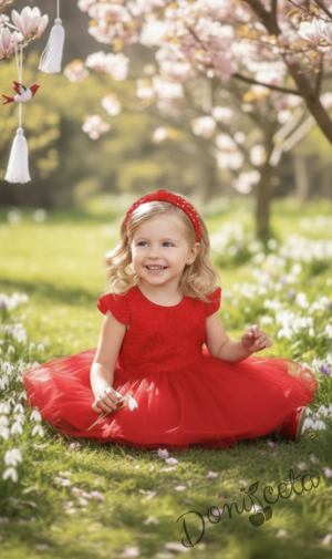 Детска рокля в червено с къс ръкав с дантела и тюл от колекция Червеника Крис