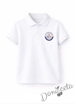 Комплект от 2 части-бяла тениска с яка и лого, съчетана с леко удължена плисиран пола в тъмносиньо и зелено каре, подходящ и за ученическа униформа