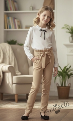 Детски панталон трико за момиче в бежово с висока талия и колан