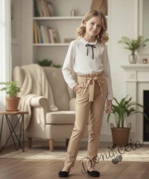 Комплект от 2 части- панталон в бежово с ластик и колан, риза в бяло с панделка