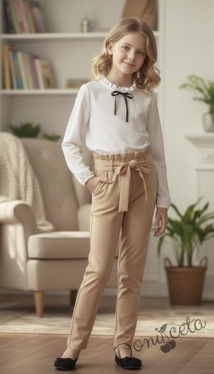 Комплект от 2 части- панталон в бежово с ластик и колан, риза в бяло с панделка