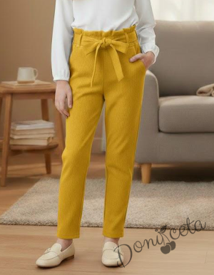 Детски панталон за момиче в цвят горчица с висока талия и колан