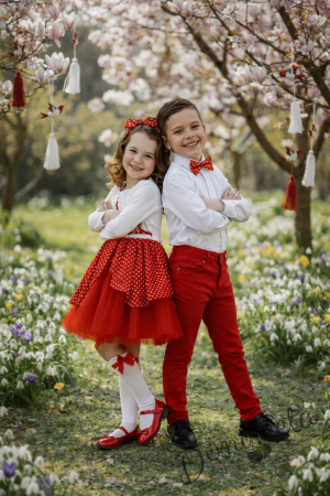 Официален комплект от 4 части- рокля Надежда в червено на бели точки и тюл в червено , болеро в бяло, диадема в червено на бели точки и чорапи с червени панделки на бели точки 