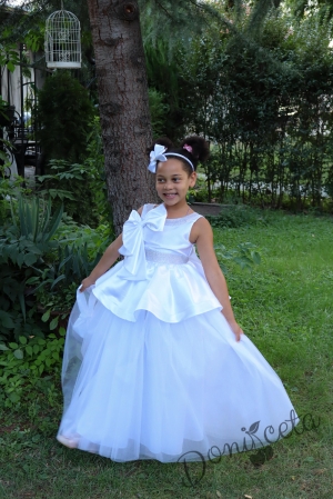 Официална детска дълга рокля в бяло с ефектни панделки с гол гръб и малка чантичка 309БД