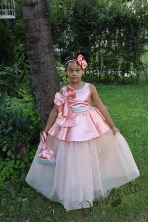 Официална детска дълга рокля в прасковено с ефектни панделки с гол гръб и малка чантичка 309ПД