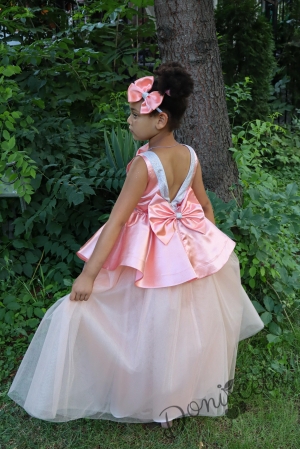 Официална детска дълга рокля в прасковено с ефектни панделки с гол гръб и малка чантичка 309ПД