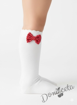 Детски 3/4 чорапи в бяло до коляното с червени панделки на бели точки