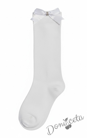 Детски дълги чорапи в бяло с панделка камъни