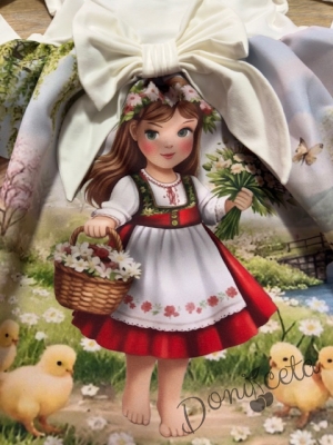 Детска рокля  в бяло с дълъг ръкав, къдричка и панделка и с интересна картинка в долната част 