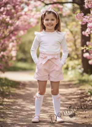 Комплект за момиче от къси панталони в розово и блуза в бяло с дълъг ръкав с къдрички обкрайчени в розово