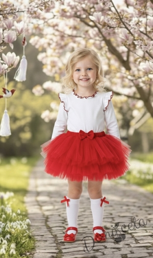 Комплект от 3 части-детска туту пола пачка в червено, блузка с дълъг ръкав в бяло с къдрички на рамената и бието с червен кант и чорапи 