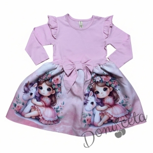 Детска рокля с дълъг ръкав в розово с къдрички, панделка и картинка на момиченце с еднорог