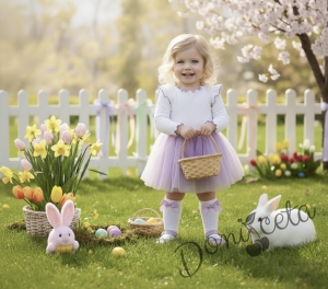 Детска ежедневна рокля с дълъг ръкав в бяло и лилаво с къдрички с кант в лилаво на рамената Оливия от колекция Лилавина