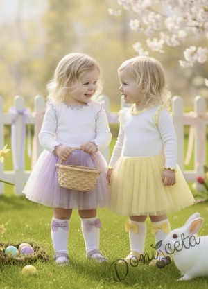 Детска ежедневна рокля с дълъг ръкав в бяло и жълто с къдрички с кант в жълто на рамената Оливия 