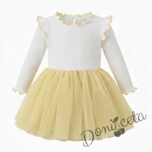 Детска ежедневна рокля с дълъг ръкав в бяло и жълто с къдрички с кант в жълто на рамената Оливия 