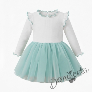 Детска ежедневна рокля с дълъг ръкав в бяло и тюркоаз с къдрички с кант в тюркоаз на рамената Оливия