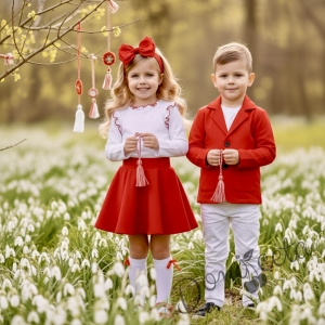 Комплект за момиче от 3 части-пола клош от трико Роси в червено, блуза с дълъг ръкав с къдрички в бяло обкрайчени с червено iи чорапки