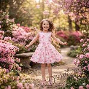 Детска рокля в нежен цвят с пеперуди тип клош 