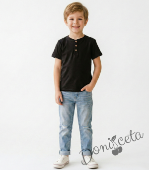 Детска блуза за момче в черно с къс ръкав и бежови копчета 