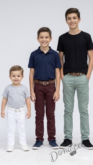 Детски модерен панталон в бяло за момче