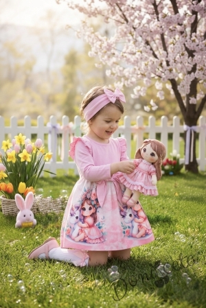 Детска рокля с дълъг ръкав в розово с къдрички, панделка и картинка на момиченце