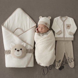 Луксозен бебешки комплект за изписване за момче в бежово и екрю с мече