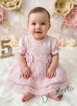 Бебешка рокля в бонбонено розово с нежна бродерия