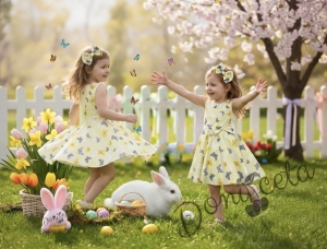 Детска рокля клош в нежен жълт цвят с пеперуди Вилина 