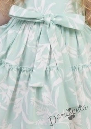 Детска рокля с флорални мотиви върху основа в цвят мента и аксесоар шапка