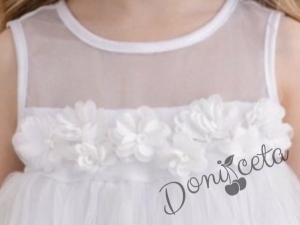 Детска рокля с тюл и цветчета в бяло