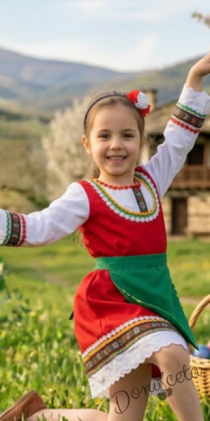 Дамска или детска народна носия 24-сукман и престилка в зелено с фолклорни/етно мотиви 