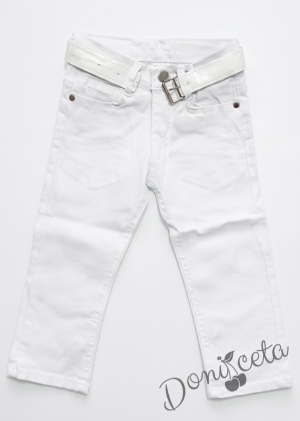 Комплект за момче състоящ се от бял панталон с колан и риза в светлосин цвят 