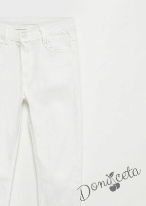 Комплект за момче състоящ се от бял панталон и риза в светлосин цвят 