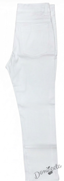 Комплект за момче състоящ се от бял панталон и риза в светлосин цвят 