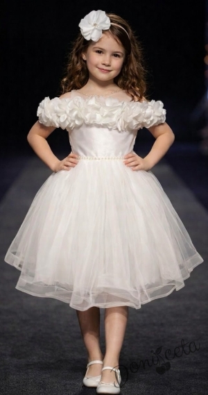 Официална детска рокля с шлейф с тюл и цветя в бяло 