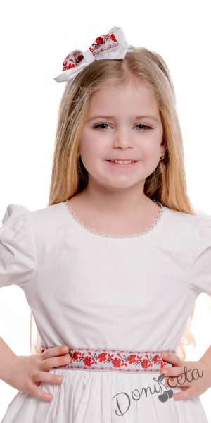 Комплект от детска рокля с дълъг ръкав в бяло с ширит с червени розички и фолклорни етно мотиви, диадема и чорапки