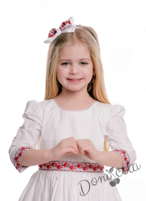 Комплект от детска рокля с дълъг ръкав в бяло с ширит с червени розички и фолклорни етно мотиви, диадема и чорапки