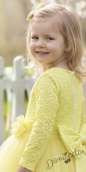 Официална дълга детска рокля Крис от дантела и тюл в жълто с дълъг ръкав с подвижна пола обръч отдолу