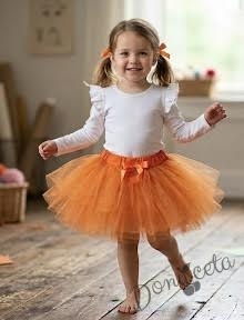 Комплект от 2 части-детска туту пола пачка в оранжев цвят блузка с дълъг ръкав в бяло с къдрички на рамената 