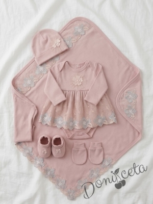 Комплект за изписване от 7 части за момиче в розово с бродерия и цвете