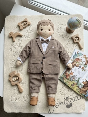 Бебешки тънък костюм от 4 части за момче-сако в кафяво, боди-риза в бяло и панталон в кафяво и папийонка