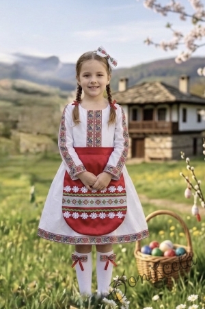Детска етно рокля тип носия с дълъг ръкав в бяло с шевица и фолклорни мотиви с престилка