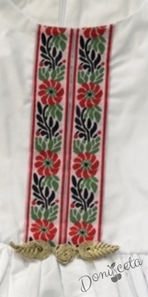 Детска етно рокля тип носия с дълъг ръкав в бяло с шевица и фолклорни мотиви с престилка