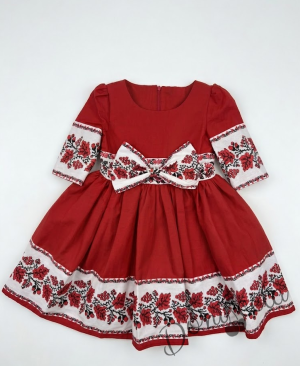 Детска етно рокля Боряна в червено тип носия с ръкав до лакътя с коланче с панделка в бяло с шевица и фолклорни мотиви 