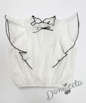 Детска блузка за момиче Contrast в бяло с панделка в черно и волани на раменете тип „крилца"