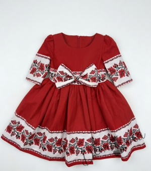 Детска етно рокля Боряна в червено тип носия с ръкав до лакътя с коланче с панделка в бяло с шевица и фолклорни мотиви 