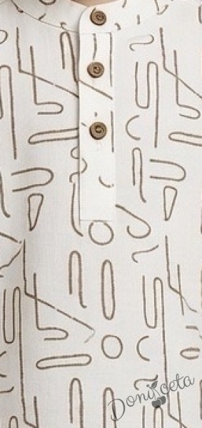 Комплект за момче от ризка в бяло с орнаменти и бежови къси панталони