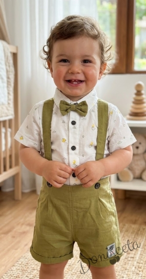 Комплект за момче от 3 части - риза в бяло с орнаменти с къс ръкав, къси панталони тип гащеризон и папийонка в маслинено зелено